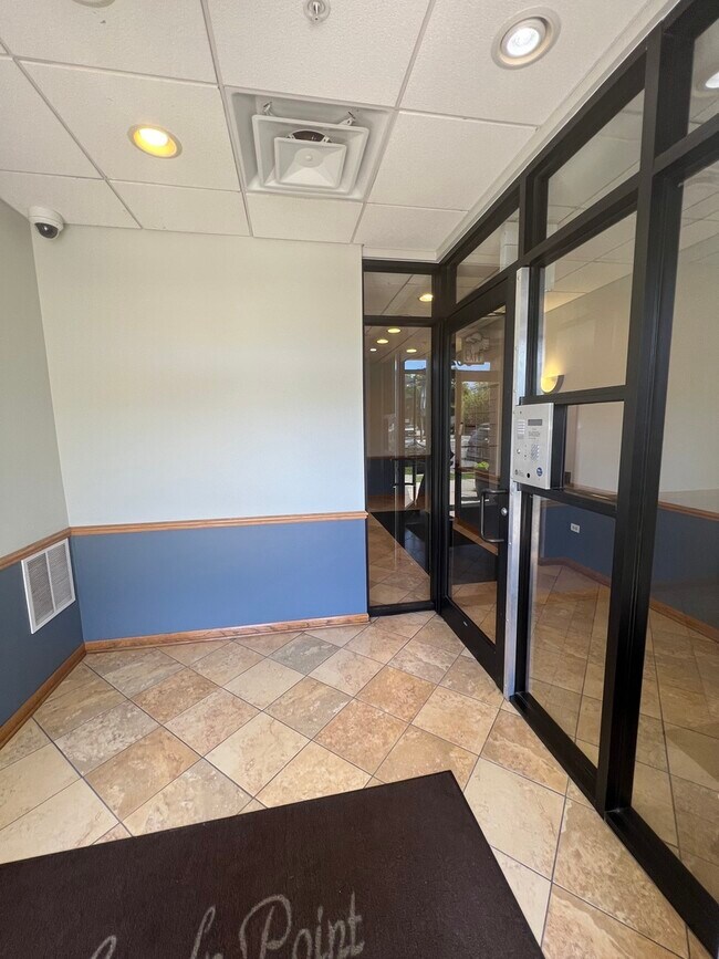 Foto del edificio - 5924 N Lincoln Ave