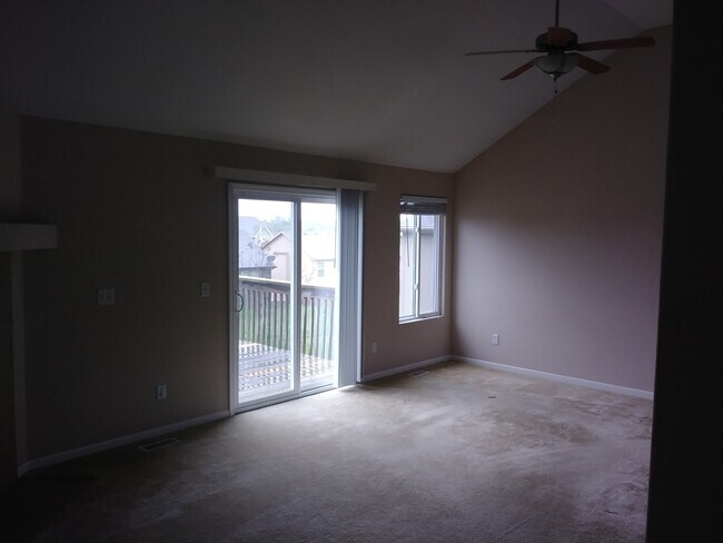 Building Photo - Coming Soon – Spacious Northland Single-Family Home!