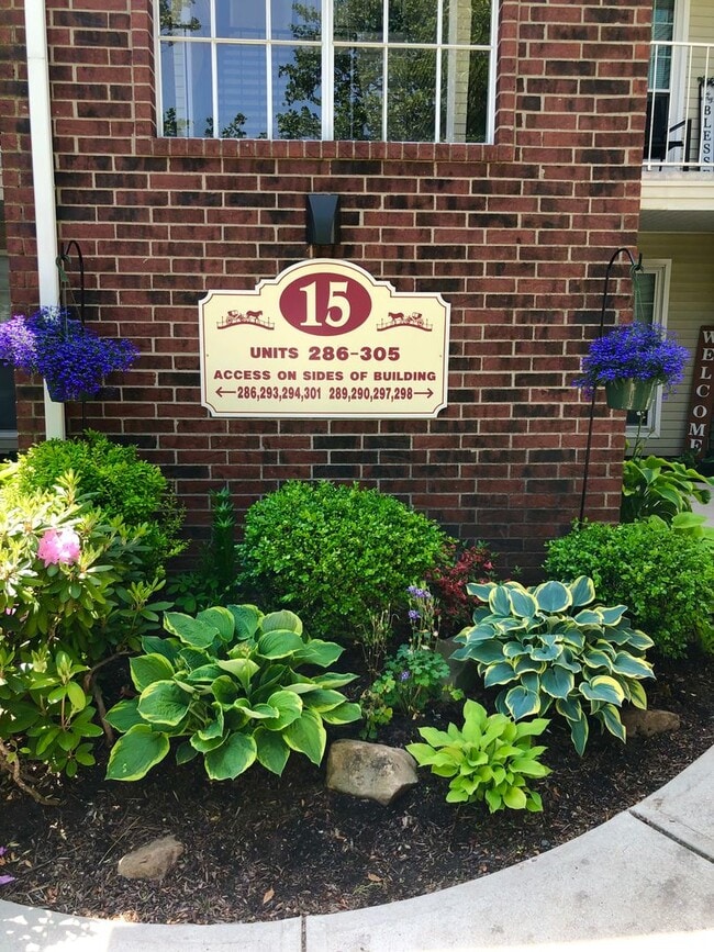 Building Photo - 298 Carriage Crossing Ln