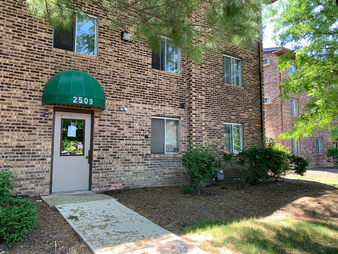 2509 Spring St Unit 3202, Woodridge, IL 60517 Condo for Rent in