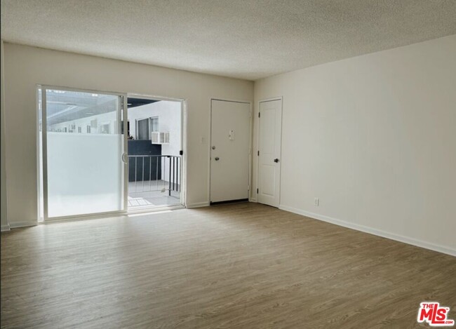 Building Photo - 1261 Laurel Ave