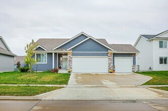 Building Photo - 1225 Cedar St