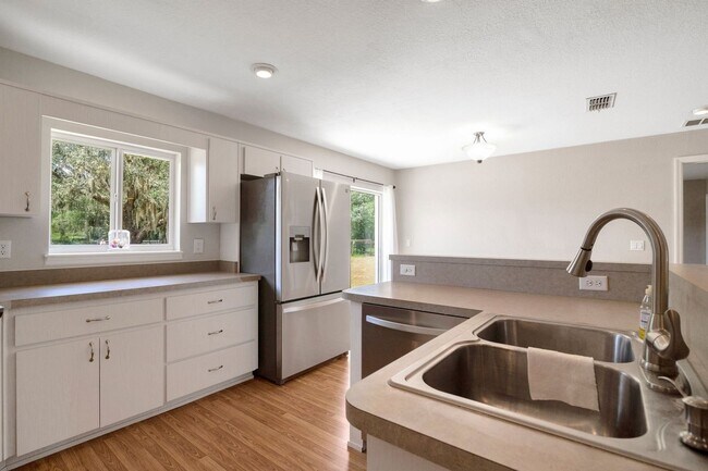Foto del edificio - Spacious 4BR House in Citra