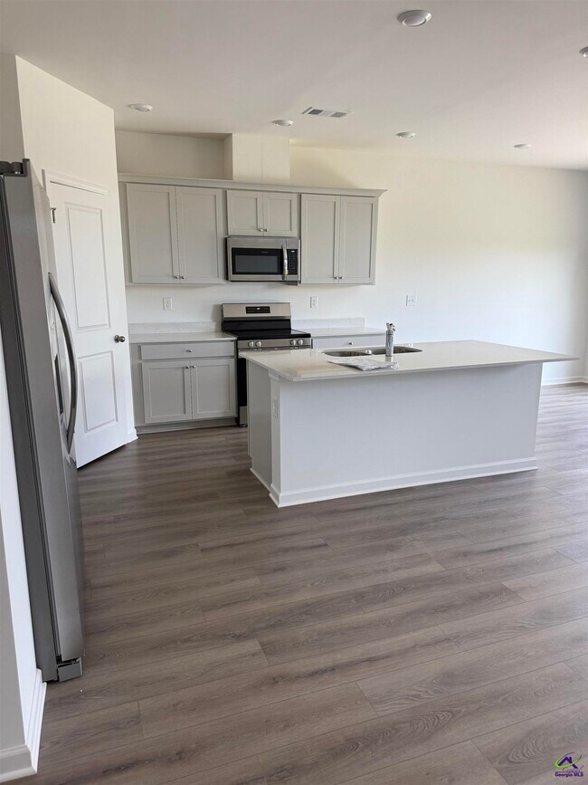 Foto del edificio - 203 Overton Dr