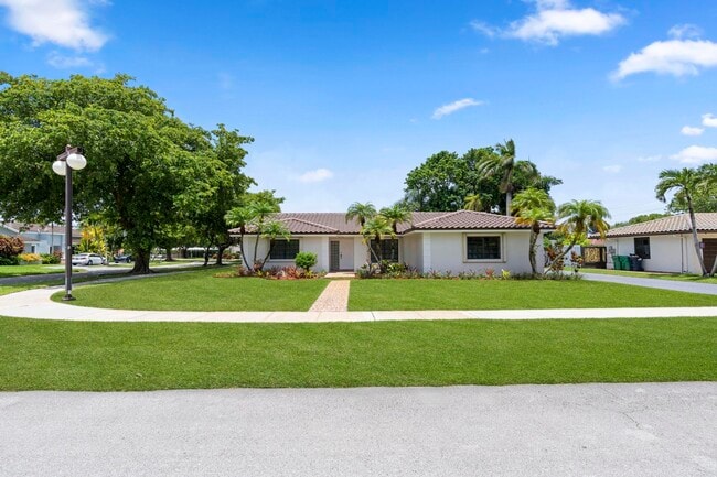 Building Photo - 8355 SW 82nd Terrace