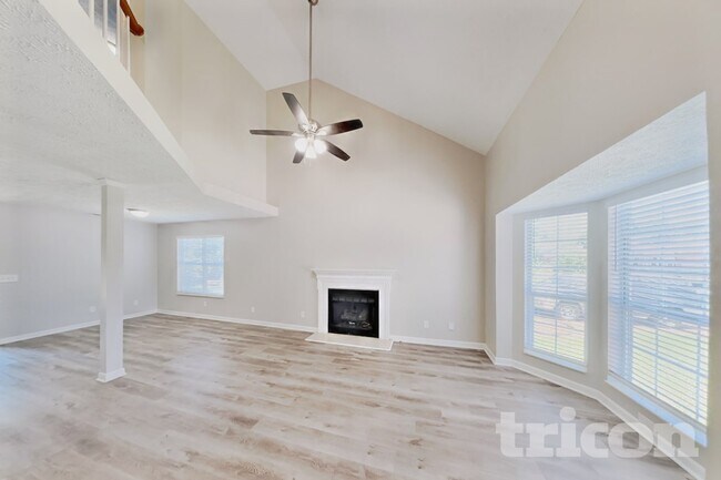 Foto del edificio - 2773 Riverbend Dr