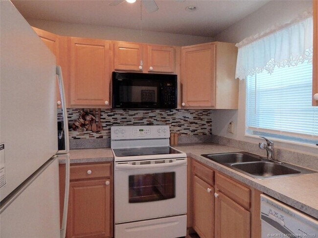 Foto del edificio - 2600 SE Ocean Blvd