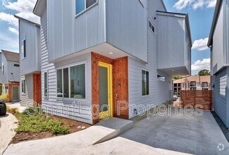 Building Photo - 801 N Bluff Dr