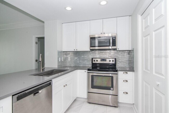 Foto del edificio - 345 Bayshore Blvd