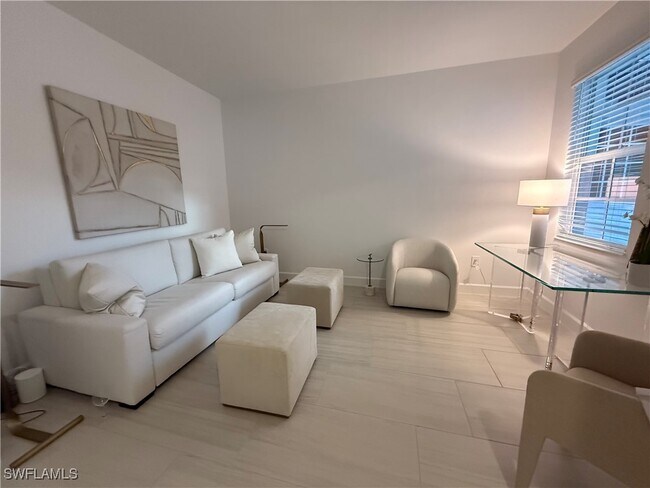 Building Photo - 16885 Fairgrove Way