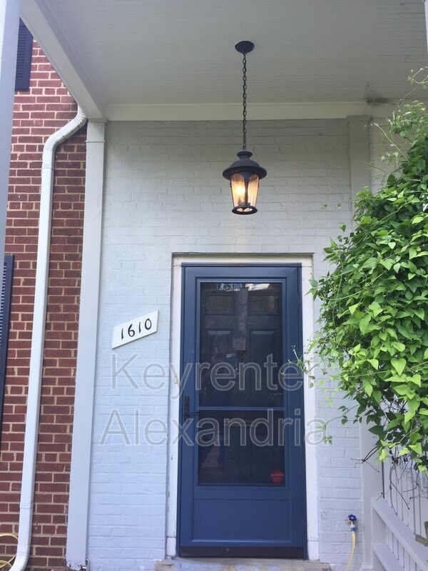 Building Photo - 1610 Kenwood Ave