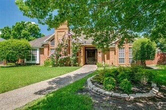 Building Photo - 7107 Debbe Dr