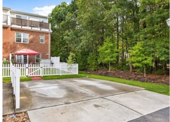 Foto del edificio - 4400 Duncan Park Ln