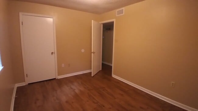 Building Photo - 19 Hartwell Pl