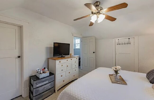 Building Photo - 8304 Buchanan Ave