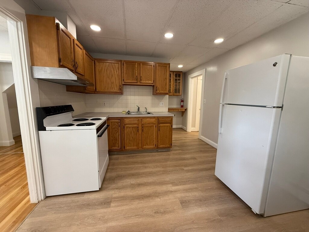 Primary Photo - 63 Holten St
