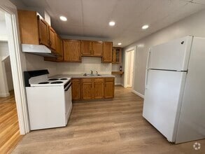 Building Photo - 63 Holten St