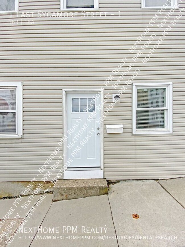 Building Photo - 1 E Sycamore St
