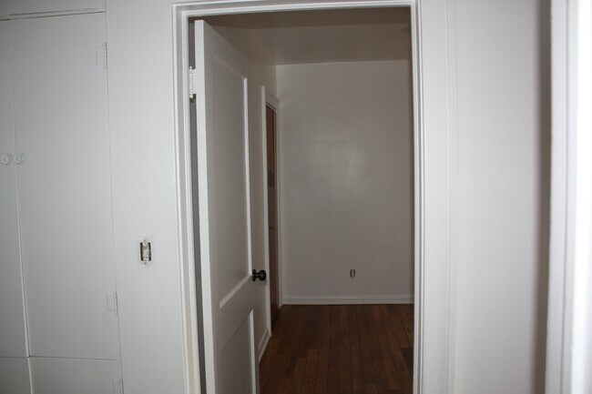 Foto del edificio - 2077 E Boatfield Ave