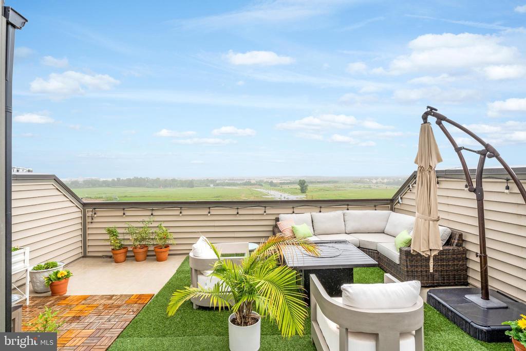 Primary Photo - 22405 Claude Moore Dr