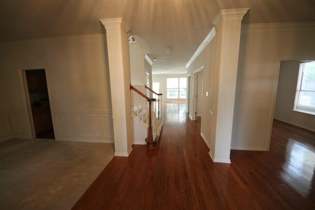 Building Photo - 10225 Open Gate Dr