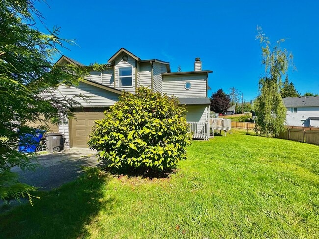 Building Photo - 727 60th St SE