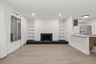 Building Photo - 505 W 7th St