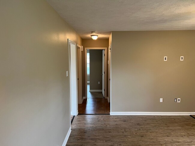 Foto del edificio - 3 Bed 2 Bath Home