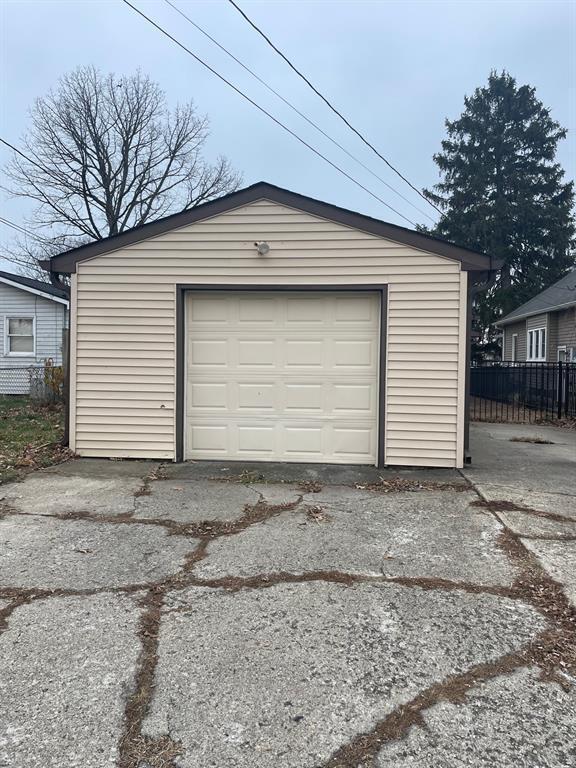 Building Photo - 4982 Ford St