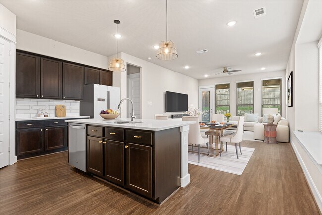 Foto del edificio - 5323 Wyatt James Ln