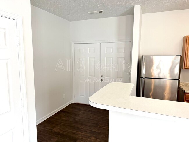 Foto del edificio - 6098 Camden Forrest Dr