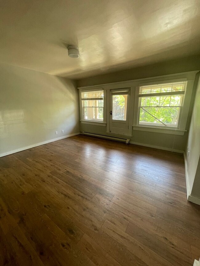 Building Photo - Beautiful Avenues Studio Apartment in Salt Lake City!