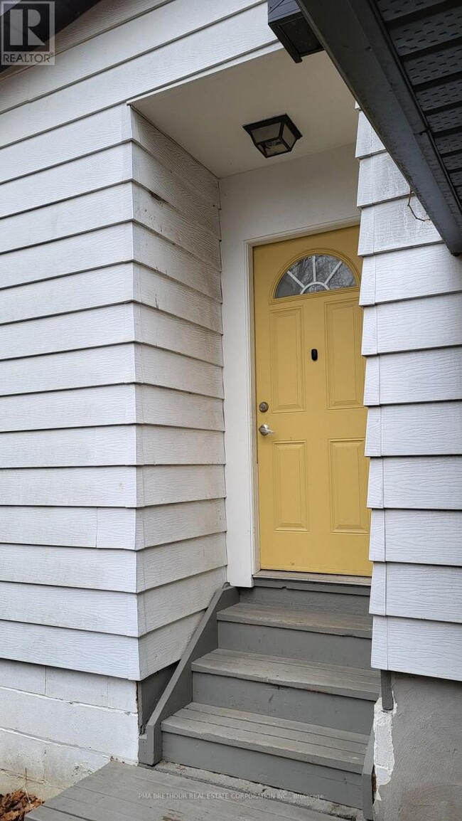Building Photo - 161 Henderson Ave
