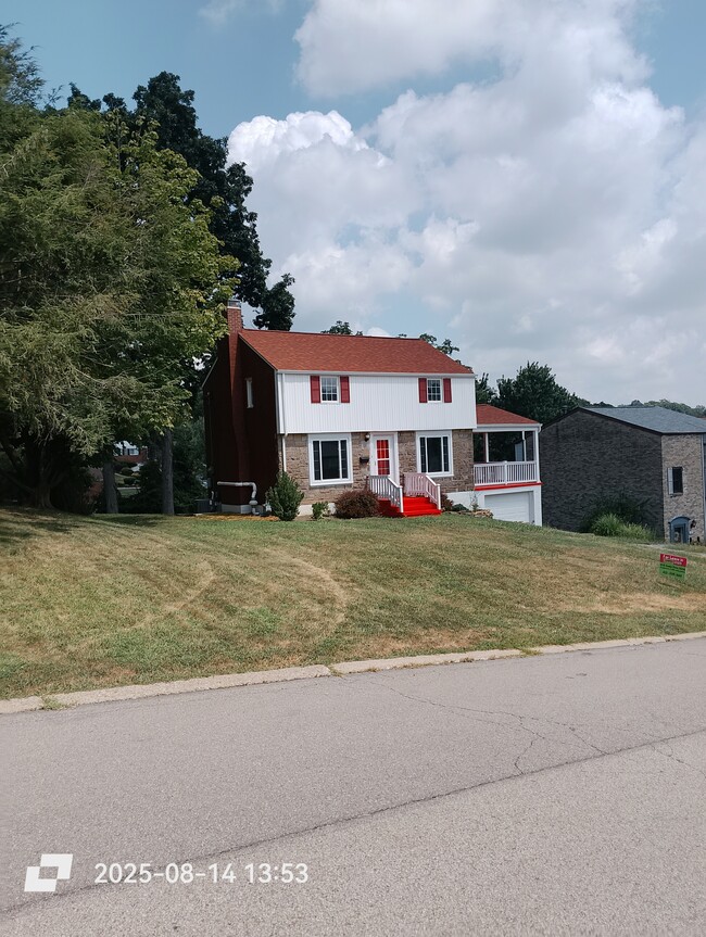 Building Photo - 5115 Daube Dr