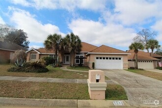 Building Photo - 2042 Hamilton Crossing Dr