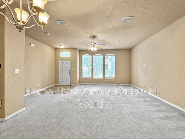 Foto del edificio - 2532 Bonnie Ln