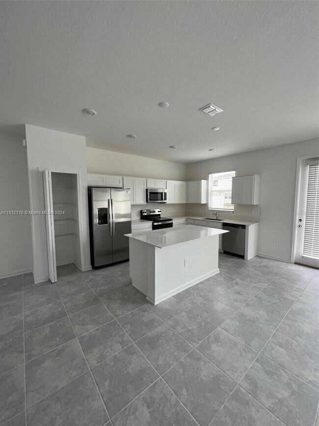 Building Photo - 304 Nine Iron Dr