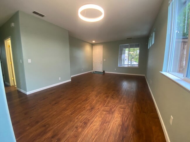 Building Photo - 9367 Hambley Cir Elk Grove, CA 95624