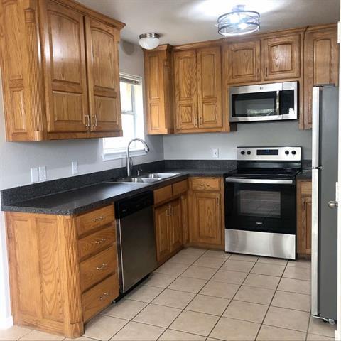 Foto del edificio - 5011 Guadalupe Ct