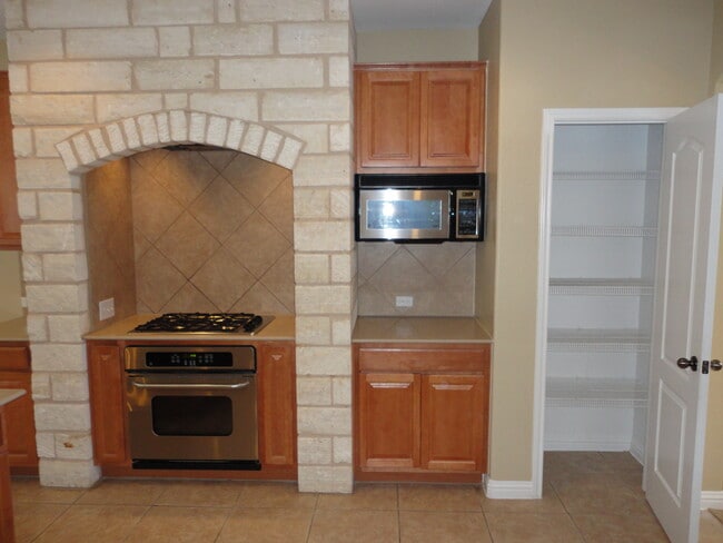 Building Photo - 18609 Dry Pond Drive