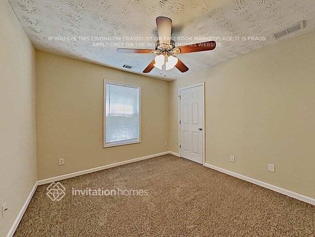 Building Photo - 898 Kendall Park Dr
