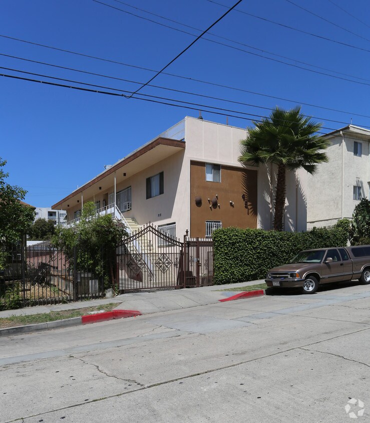 Primary Photo - 951 S Ardmore Ave