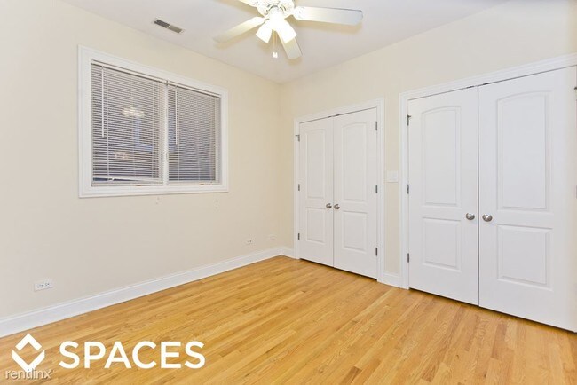 Foto del edificio - 2656 N Hamlin Ave