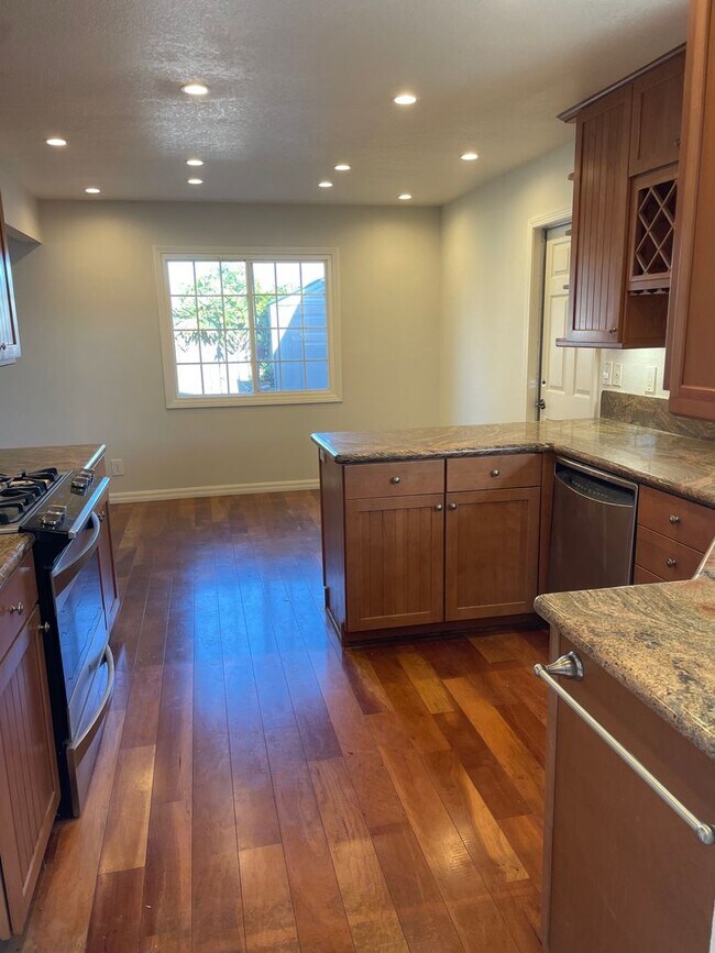 Building Photo - Updated Orcutt Home in Great Location Avai...