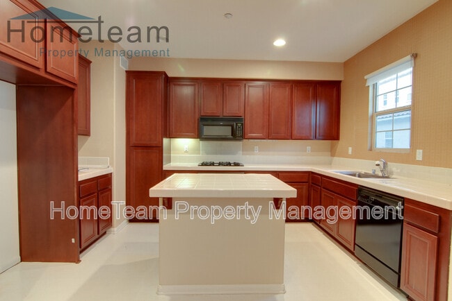 Building Photo - 2260 Huntington Point Rd