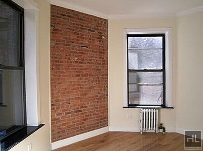 Foto del edificio - E 83RD ST.