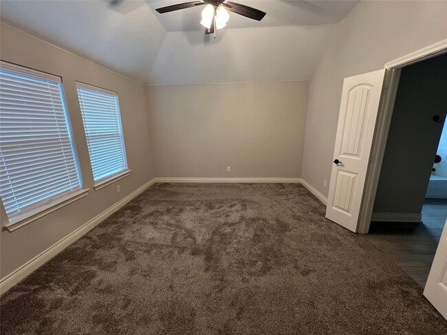 Building Photo - 706 Tippit Ln