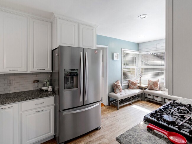 Foto del edificio - 1884 Harrison Ave S