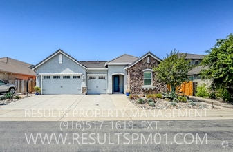 Building Photo - 2926 Fantail Ln