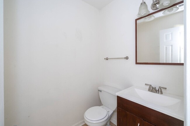 Building Photo - 304 Providence Hall Dr